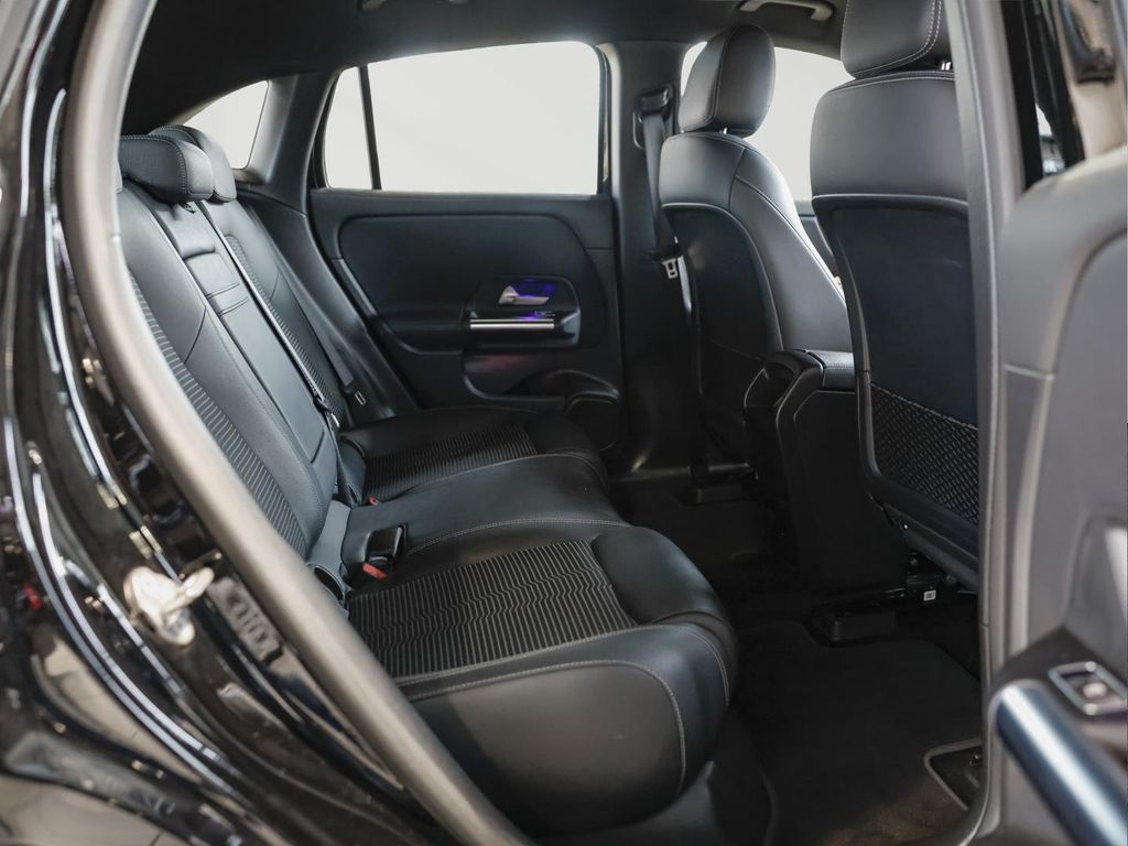 Mercedes-Benz EQA 2021