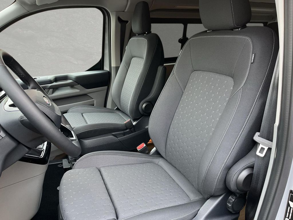 Ford Tourneo Custom 2025