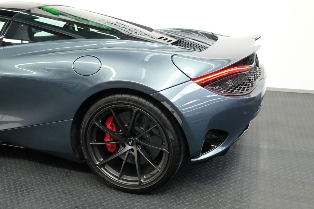 McLaren 750S 2023
