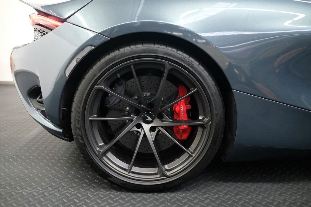 McLaren 750S 2023