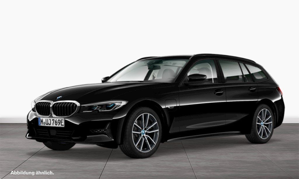 BMW 330 2022