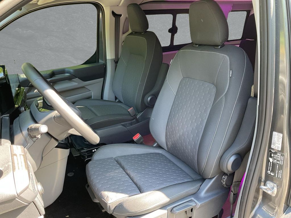 Ford Tourneo Custom 2025