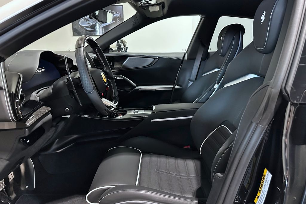 Ferrari Purosangue 2023