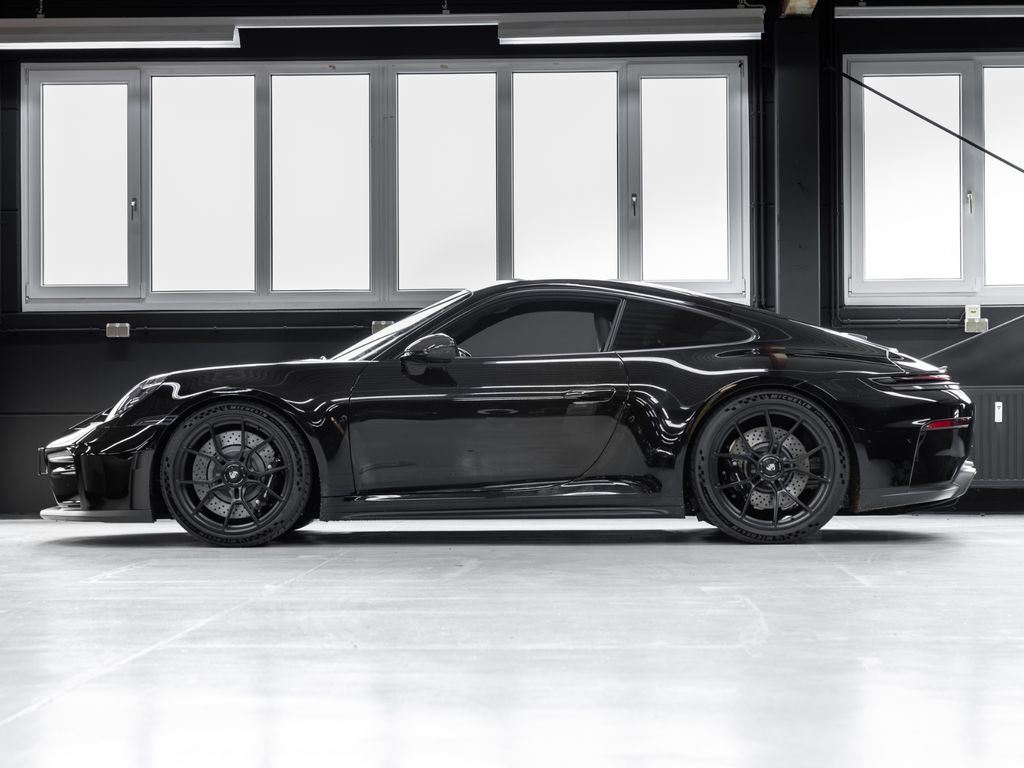 Porsche 992 2025