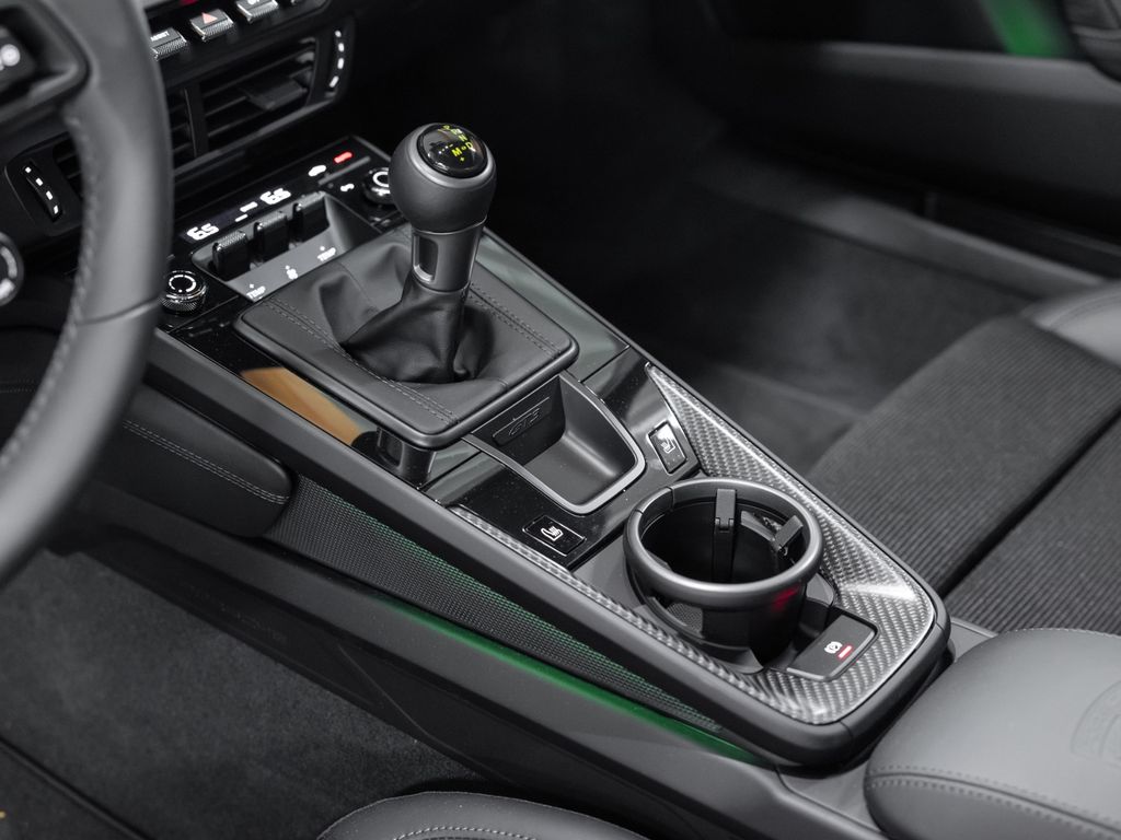 Porsche 992 2025