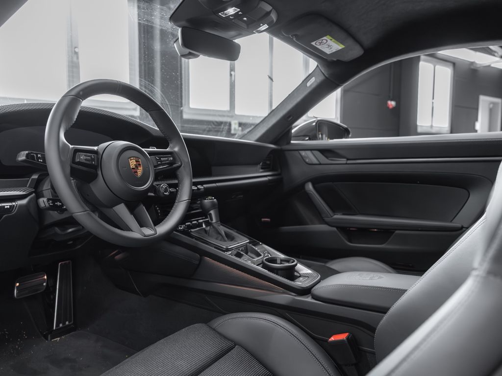 Porsche 992 2025