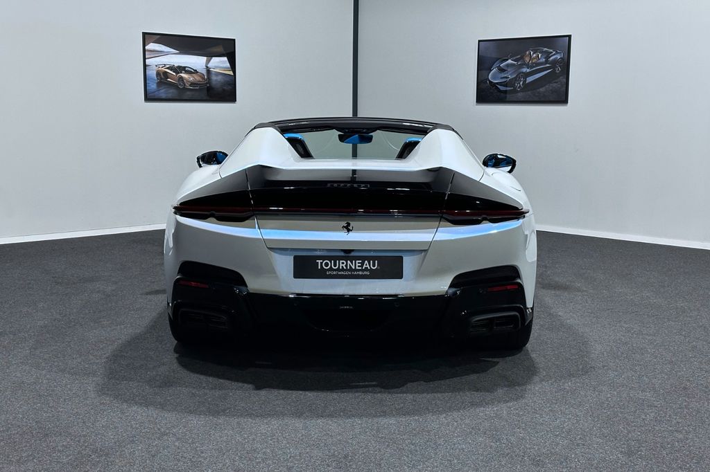 Ferrari 12Cilindri 2025