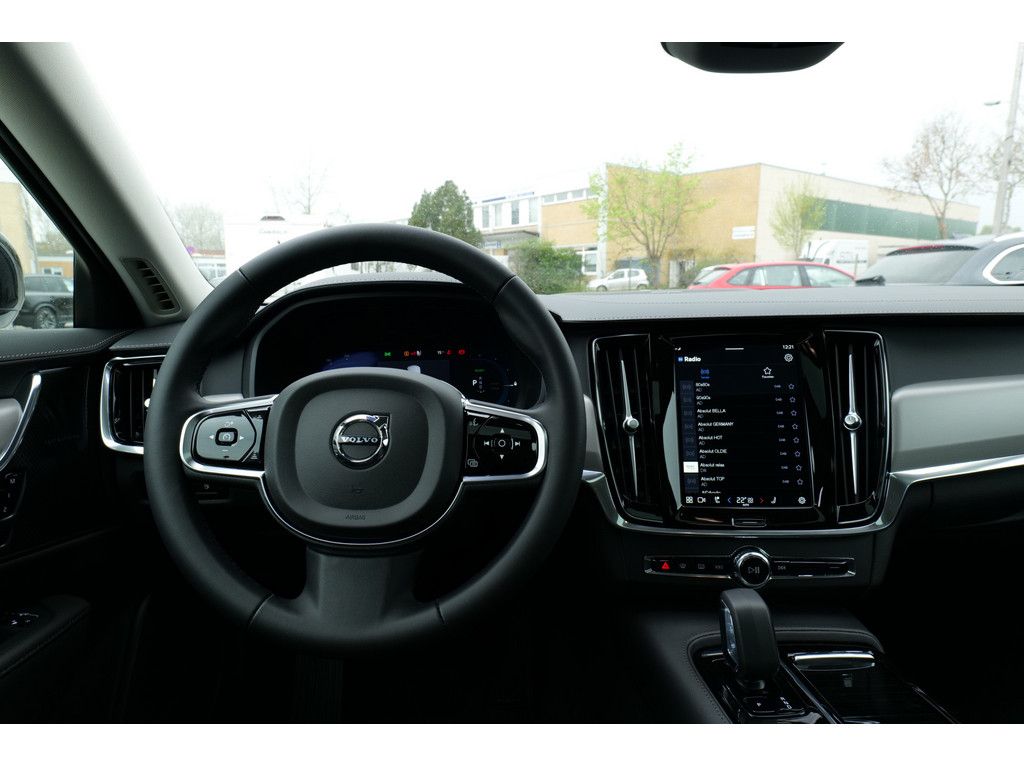 Volvo S90 2025
