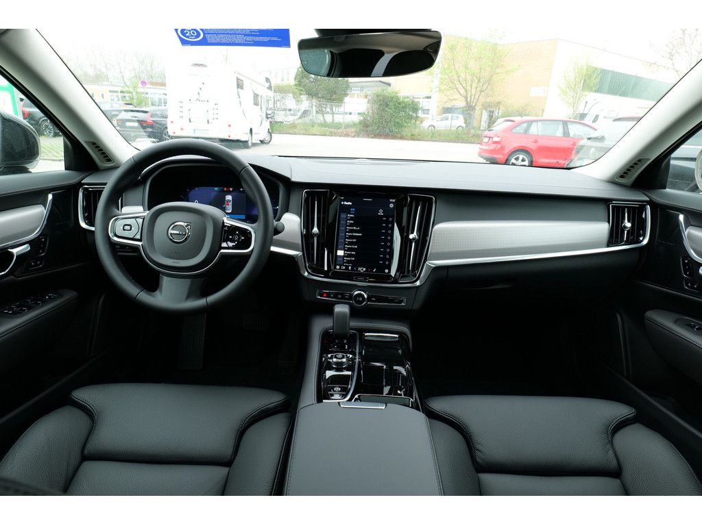 Volvo S90 2025