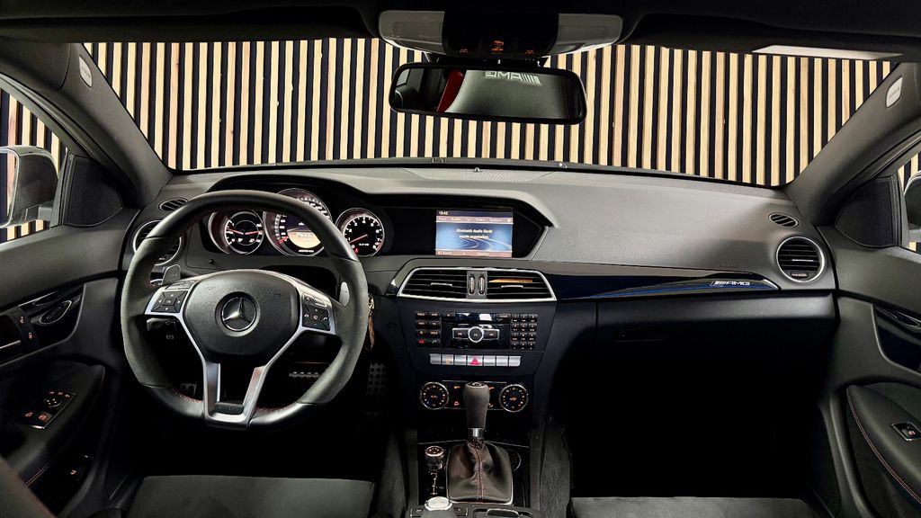 Mercedes-Benz C 63 AMG 2012