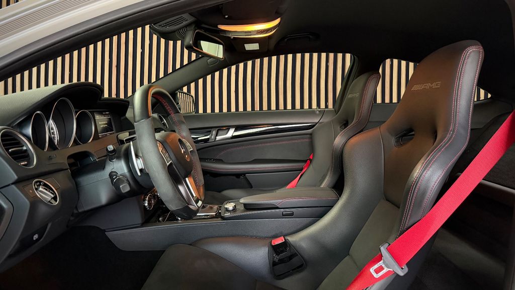 Mercedes-Benz C 63 AMG 2012