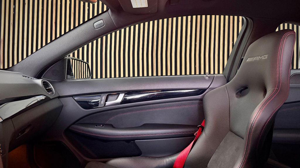 Mercedes-Benz C 63 AMG 2012