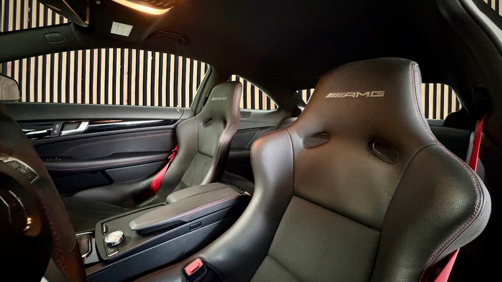 Mercedes-Benz C 63 AMG 2012