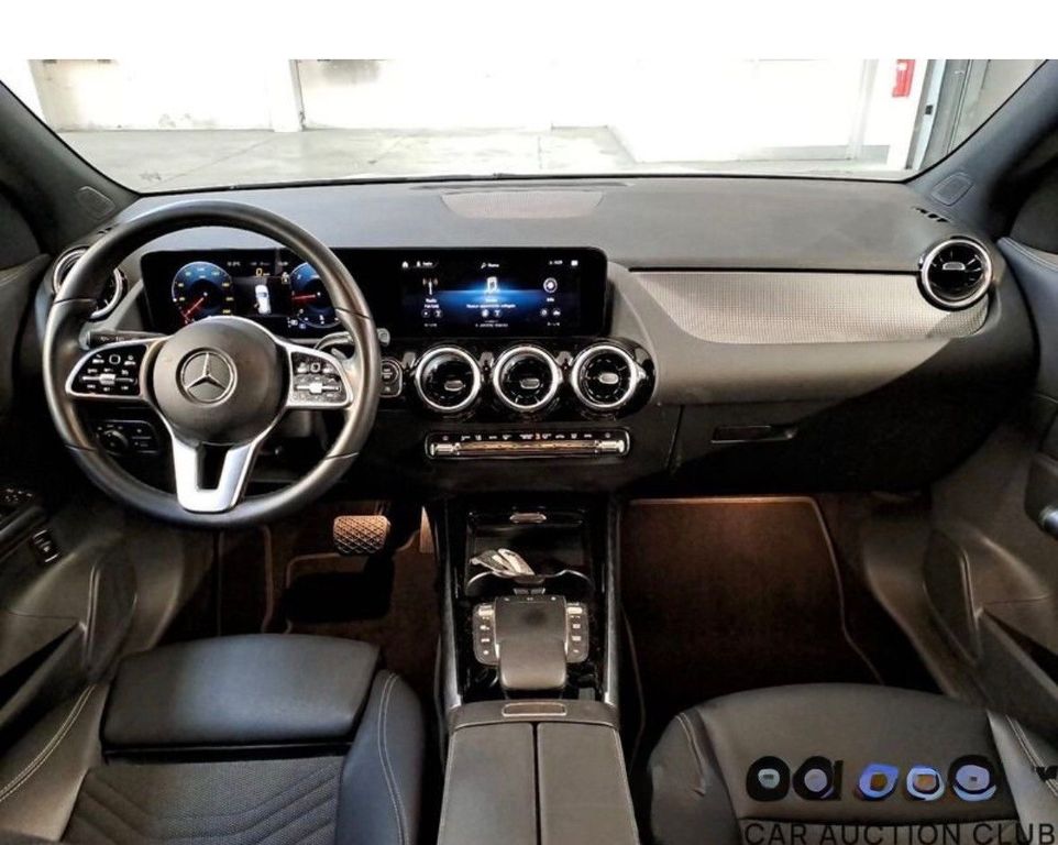 Mercedes-Benz GLA 200 2023