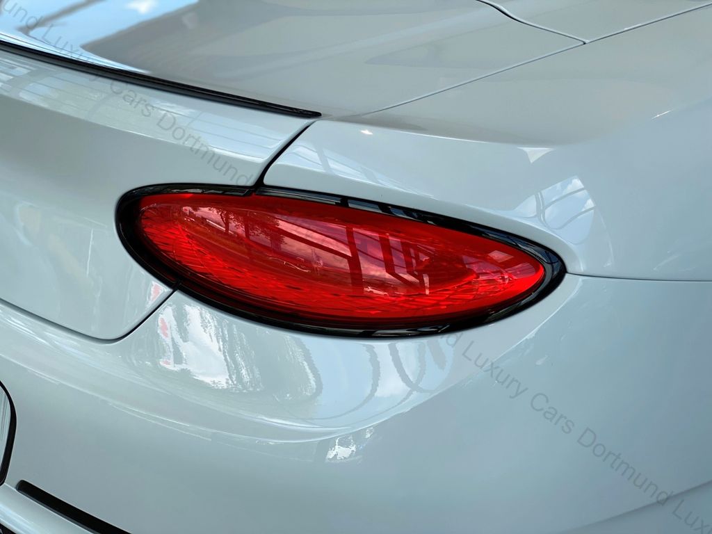 Bentley Continental GTC 2024