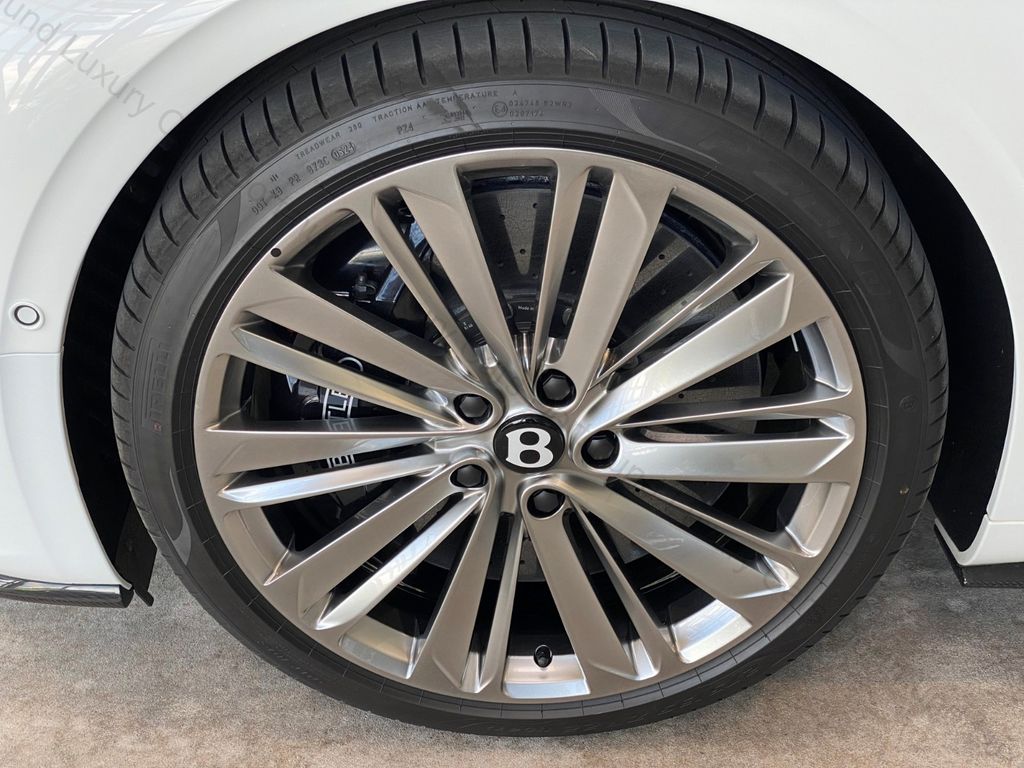 Bentley Continental GTC 2024