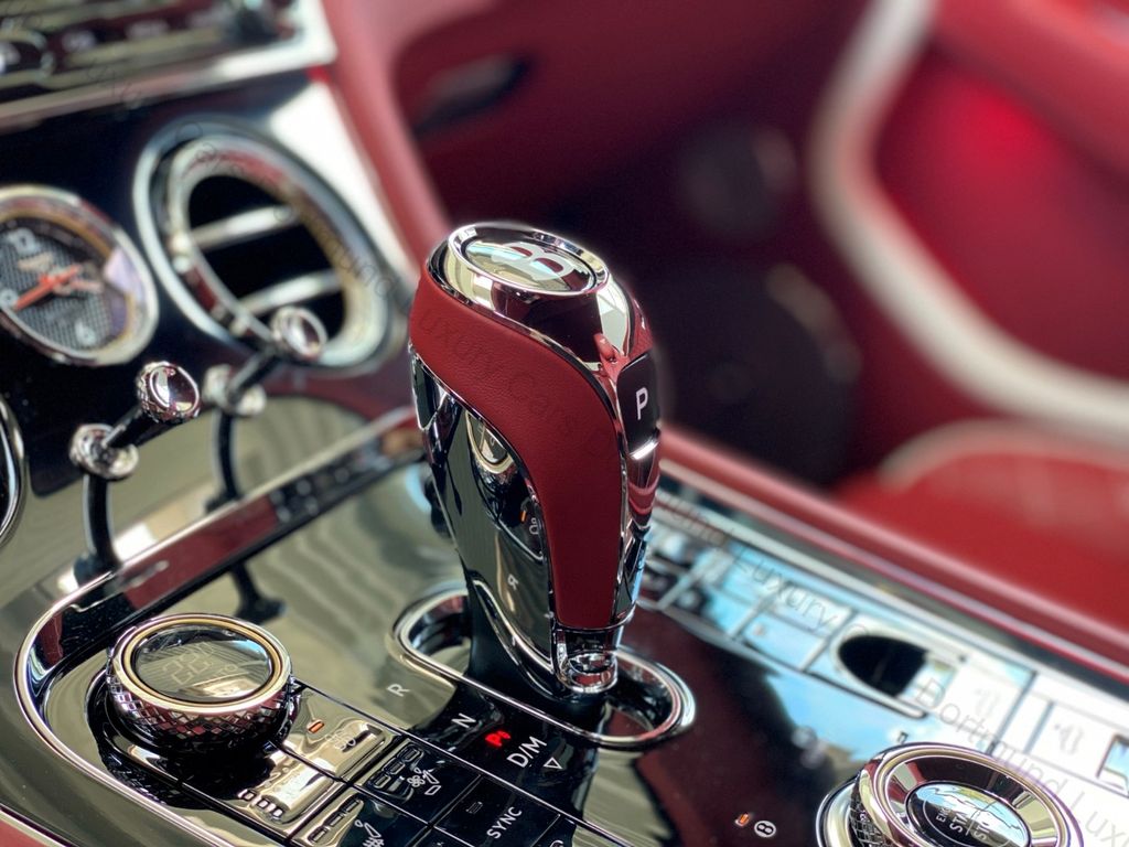 Bentley Continental GTC 2024