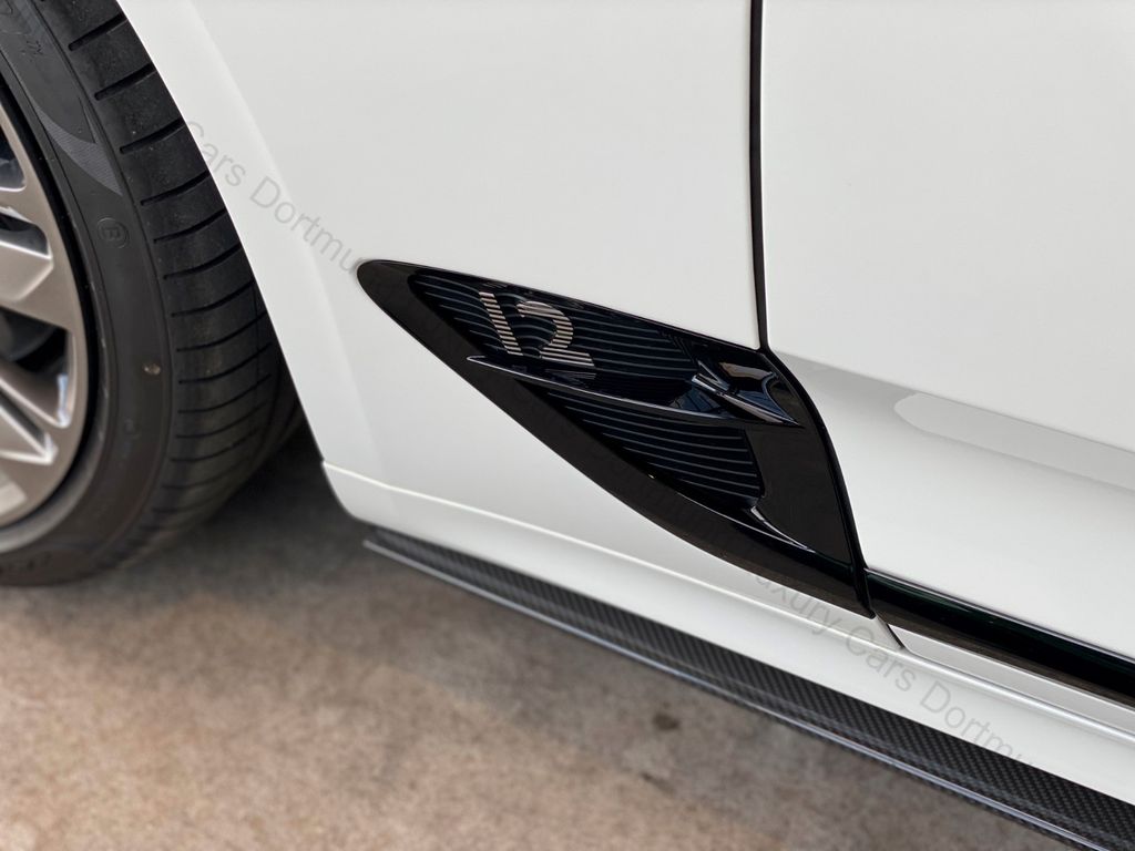 Bentley Continental GTC 2024