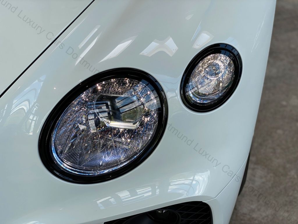 Bentley Continental GTC 2024