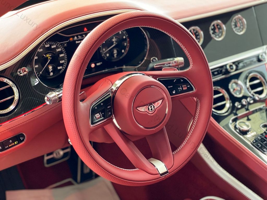 Bentley Continental GTC 2024