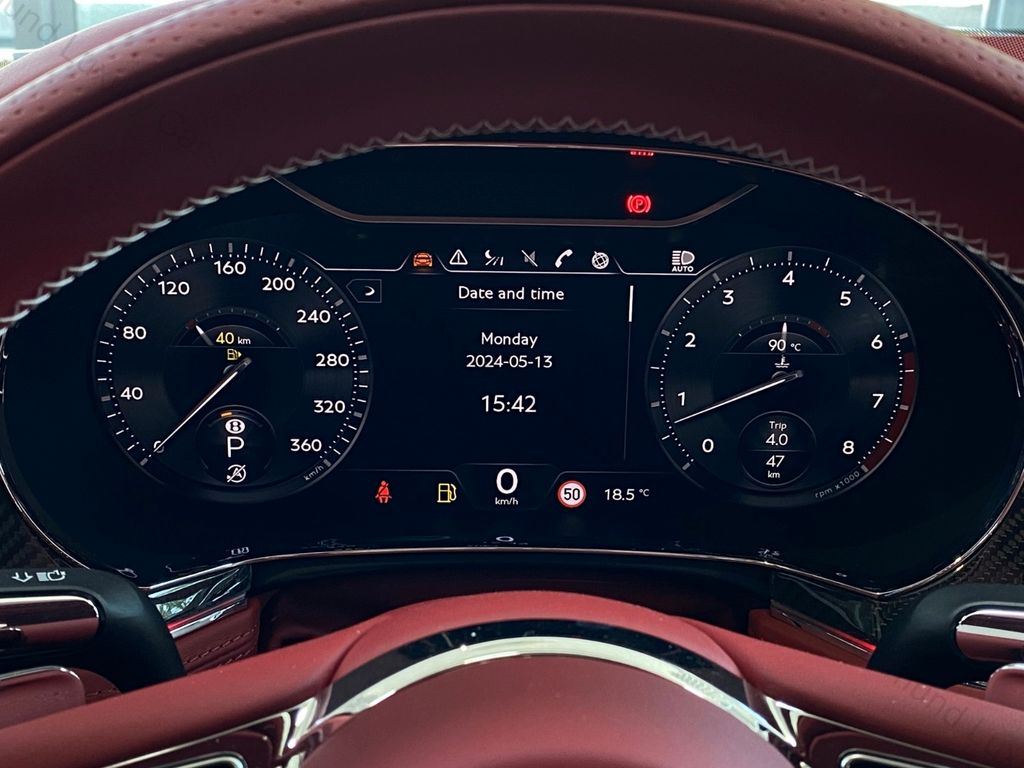 Bentley Continental GTC 2024