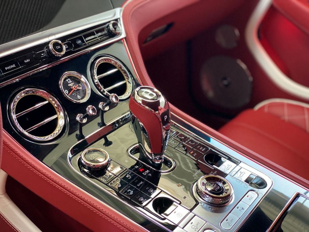 Bentley Continental GTC 2024