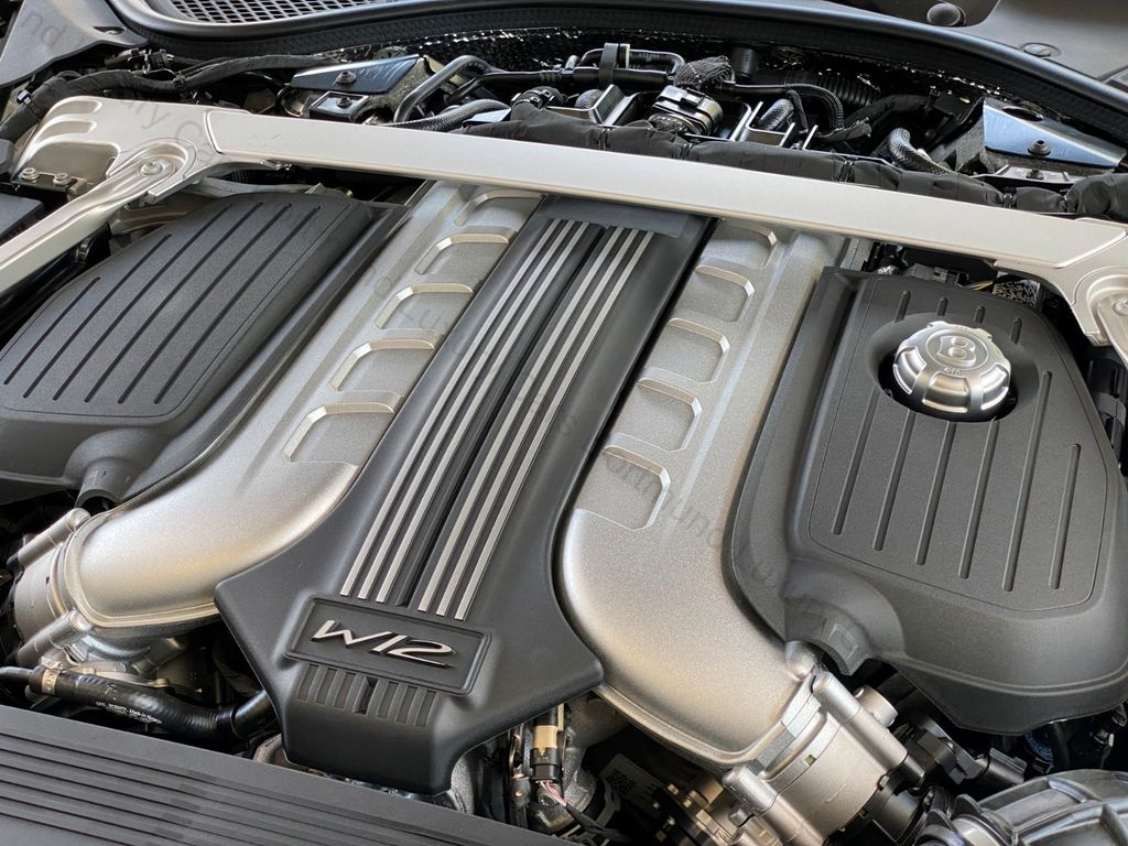 Bentley Continental GTC 2024