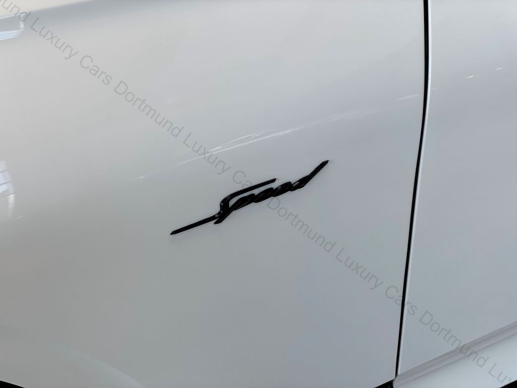 Bentley Continental GTC 2024