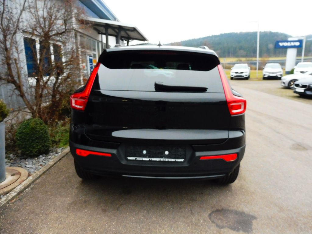 Volvo XC40 2025