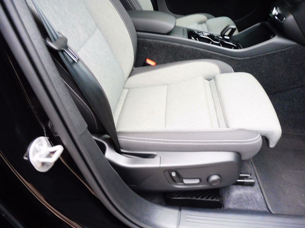 Volvo XC40 2025