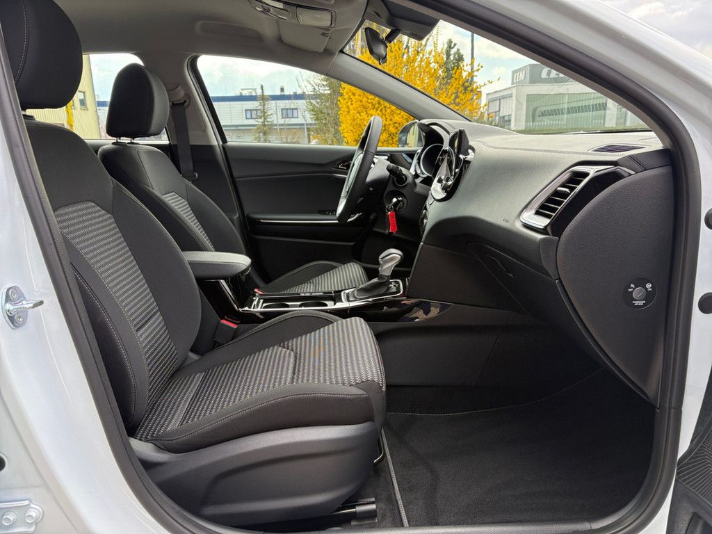 Kia cee'd / Ceed 2025