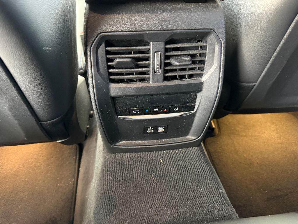 BMW 318 2024