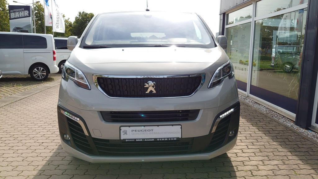 Peugeot Traveller 2021