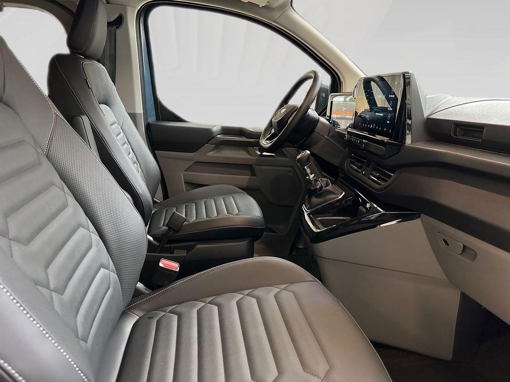 Ford Tourneo Custom 2025