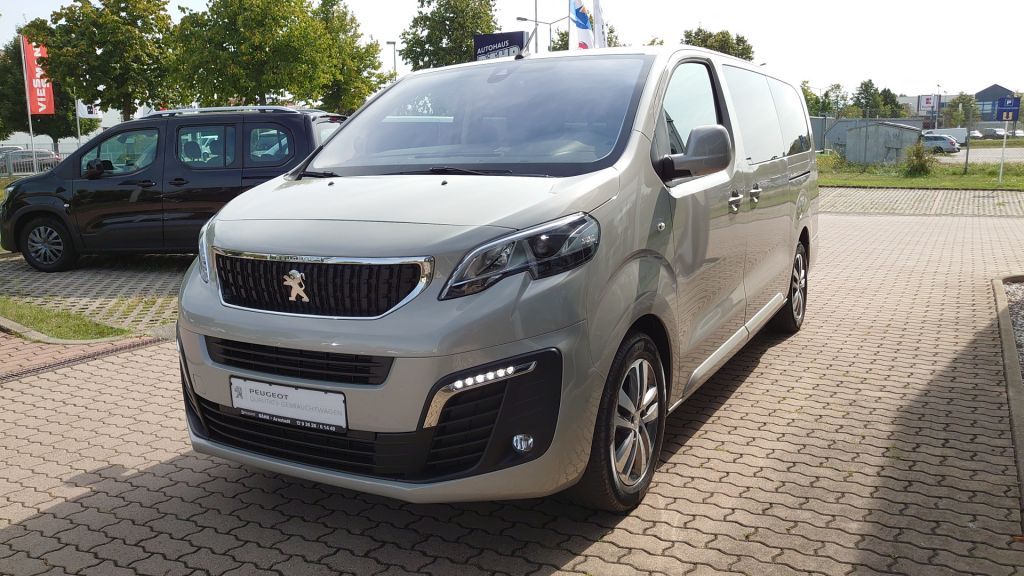 Peugeot Traveller 2021