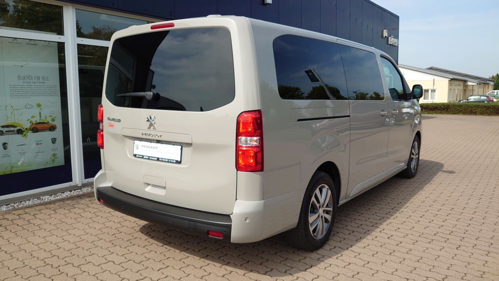 Peugeot Traveller 2021