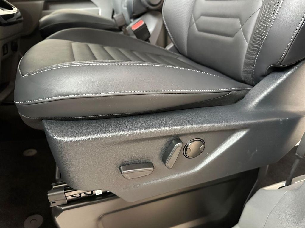 Ford Tourneo Custom 2025