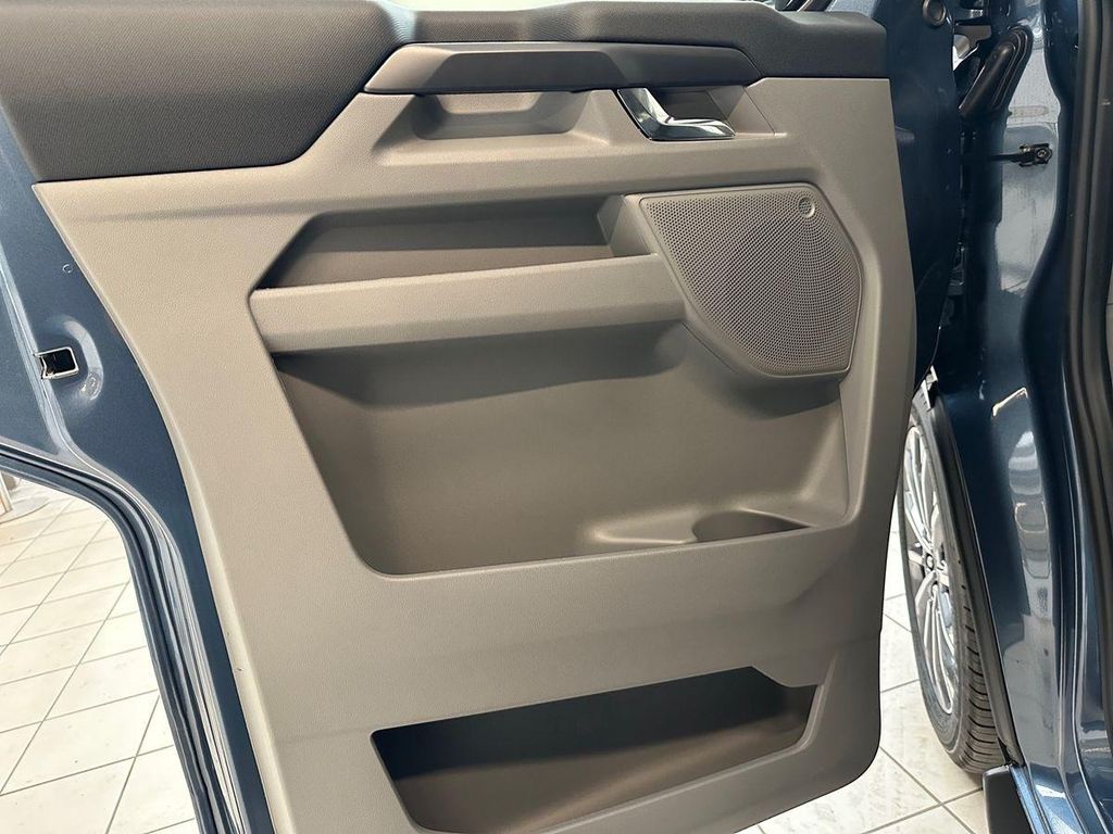 Ford Tourneo Custom 2025