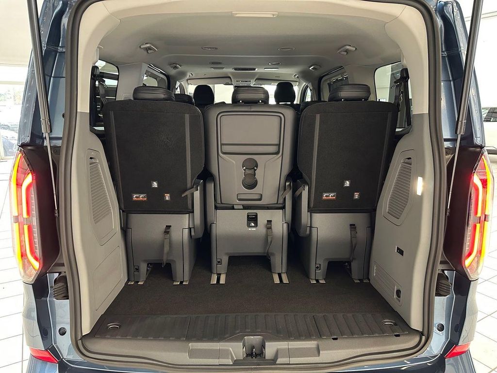 Ford Tourneo Custom 2025