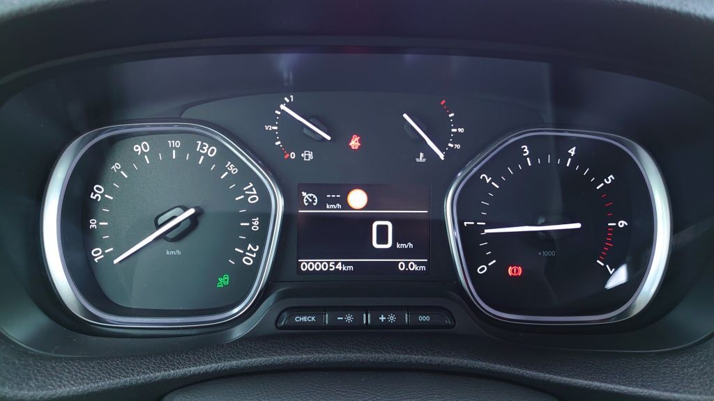 Peugeot Traveller 2021