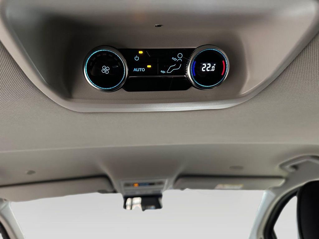 Ford Tourneo Custom 2025