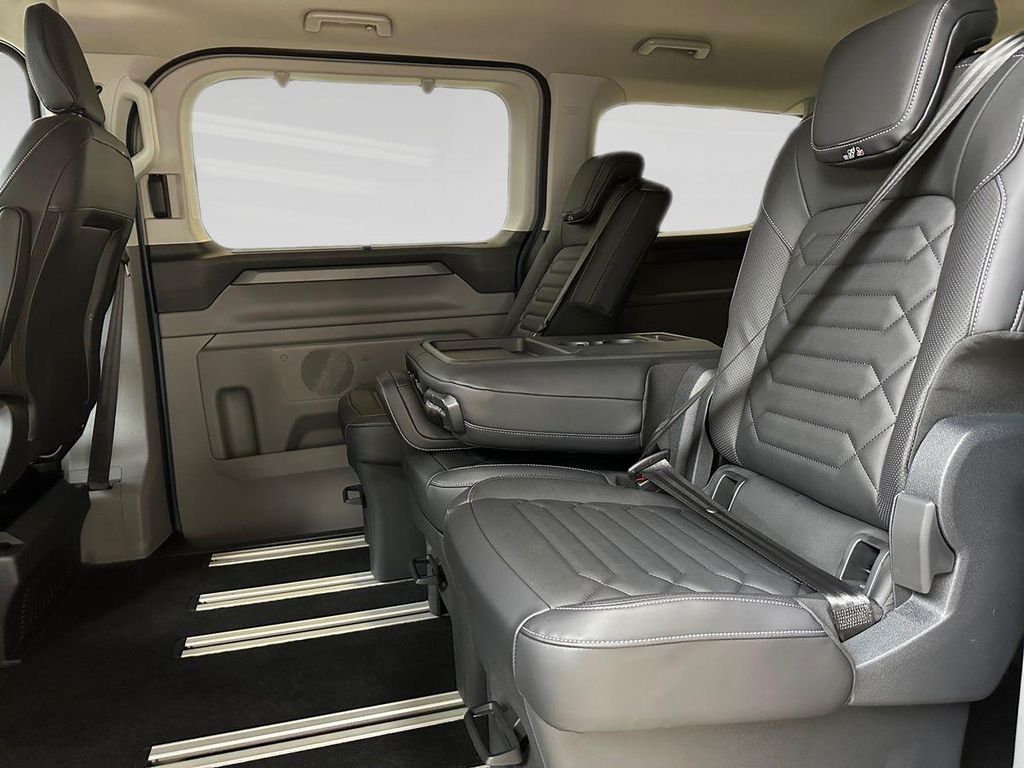 Ford Tourneo Custom 2025