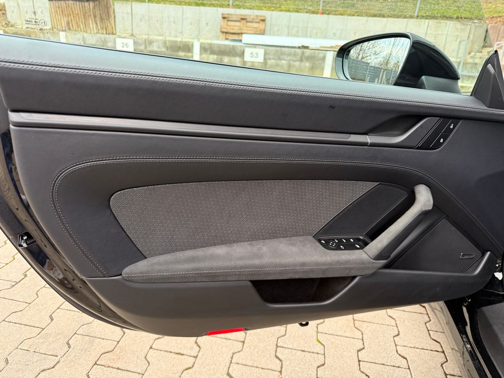 Porsche 992 2025