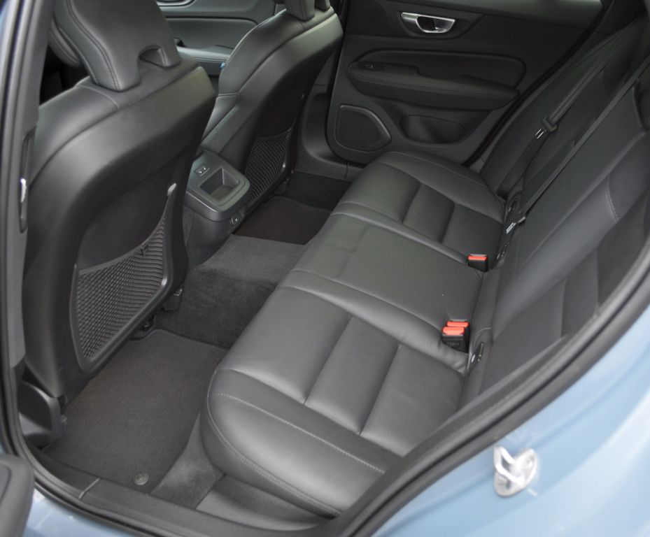 Volvo V60 2023