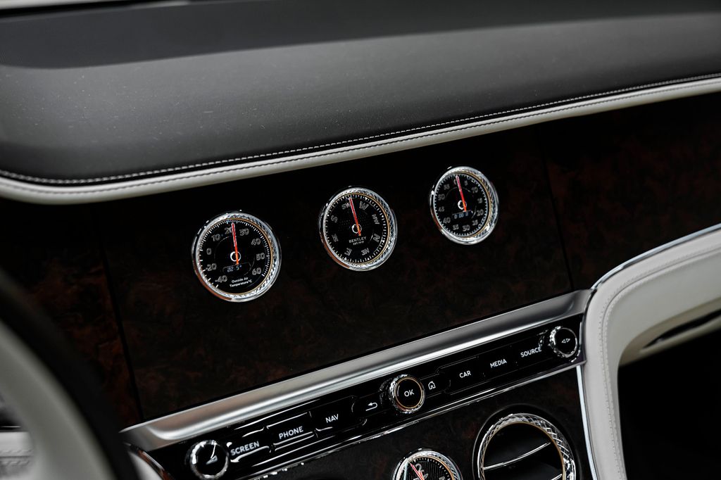 Bentley Continental GTC 2023