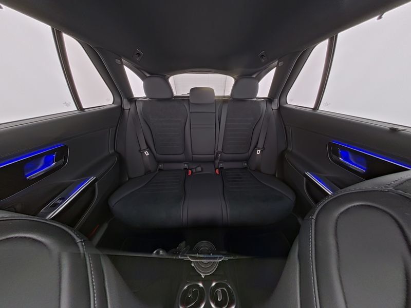 Mercedes-Benz C 220 2025