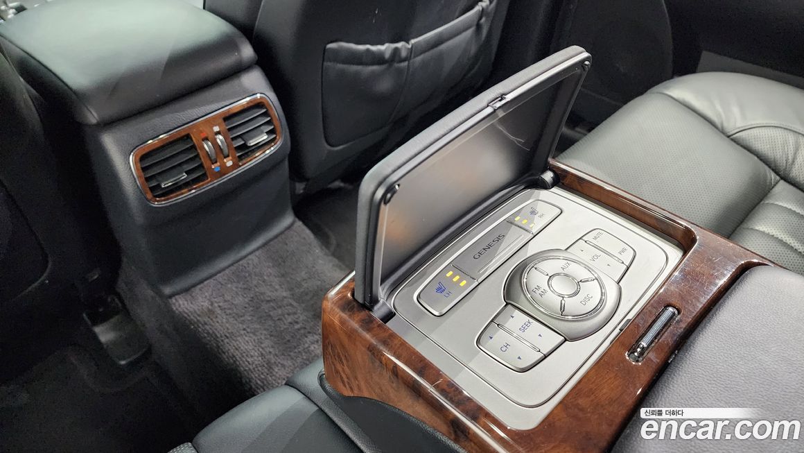 Hyundai Genesis 2009