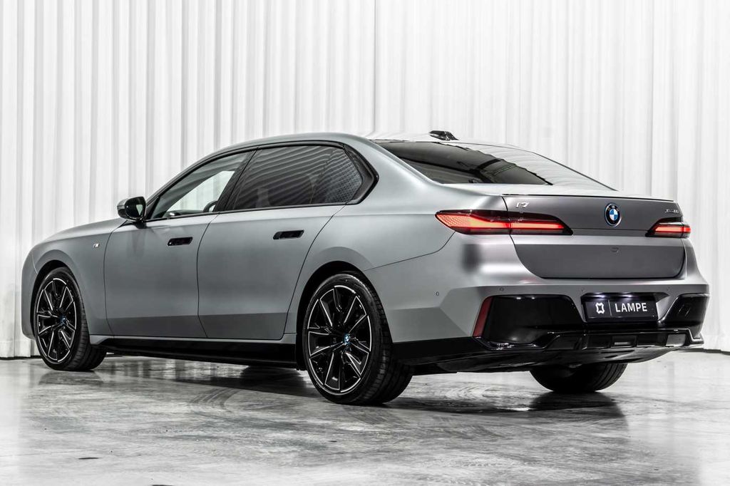 BMW i7 2023
