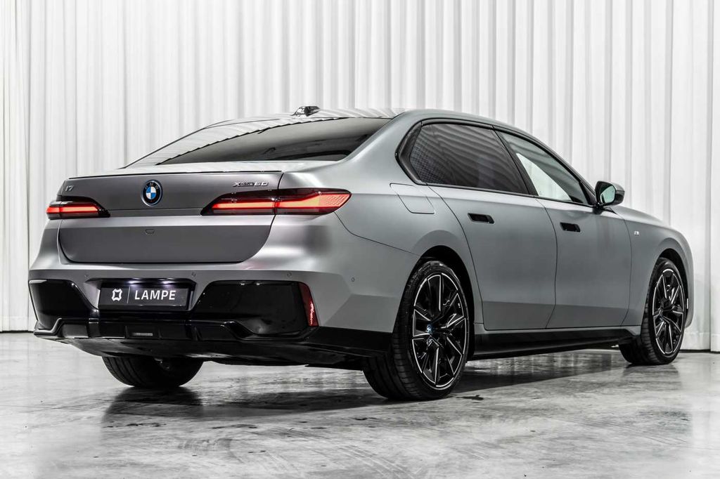 BMW i7 2023