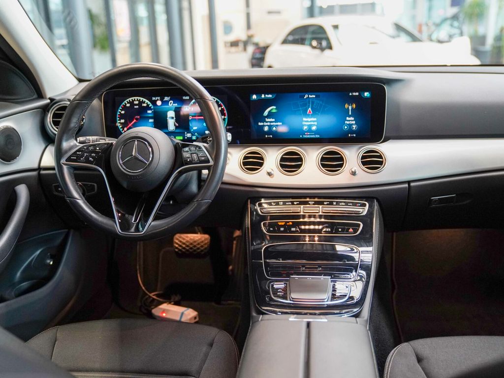 Mercedes-Benz E 300 2022